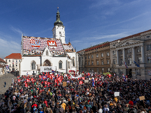 Протест опозиције у Загребу: Доста је, идемо на изборе; Пленковић: Послате примитивне и вулгарне поруке