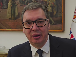 Председник Вучић: Молим да се још једном размисли о одлуци према којој родитељи могу да оцењују наставнике