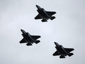 САД, војни авиони лоцирали балон на западу земље