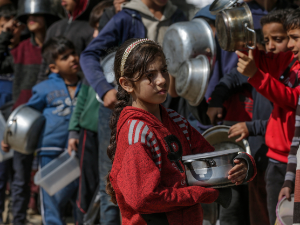 УН захтевају истрагу о убиству више од 110 Палестинаца; САД ускоро почињу са испоруком помоћи Гази из ваздуха