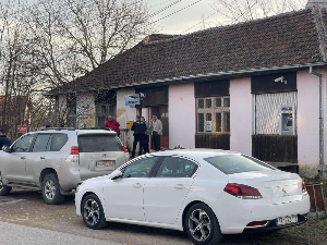 Полицајци и тужиоци претресају објекат Поште Србије у Гораждевцу
