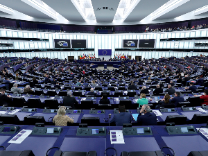 Европски парламент усвојио закон о спровођењу трговинског споразума са САД