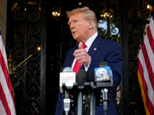 Вашингтон пост: Судије Врховног суда спремне да задрже Трампа на гласачком листићу