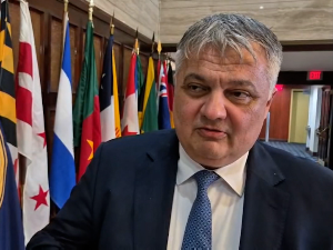 Лучић: Авантура приштинскe администрацијe са два оператера неће проћи