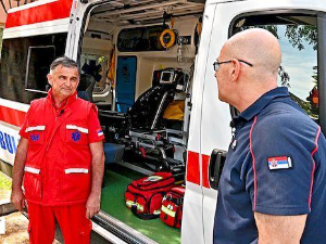 САТ - Зашто возачи хитне помоћи плаћају казне?