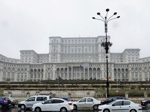 Румуни поново на гласању - парламентарни избори док се испочетка броје гласови са председничких