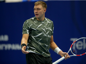 Међедовић успешан у првом колу Ротердама