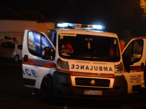 Локализован пожар у барaци на Нoвом Београду, повређен полицајац