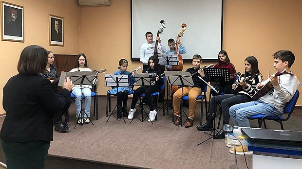 Еко минијатуре: Равница и тамбурица Еко минијатуре: Равница и тамбурица