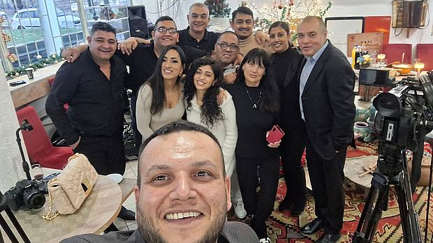 Романипен: Новогодишња емисија, први део