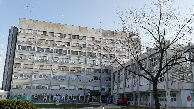 Тешка несрећа у Крагујевцу – једна особа погинула, троје животно угрожено Тешка несрећа у Крагујевцу – једна особа погинула, троје животно угрожено