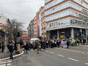 Помен и протест испред зграде РТС-а