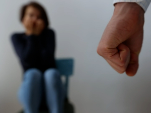 Уместо комшији, пријави полицији – насиље над женама не сме остати у четири зида