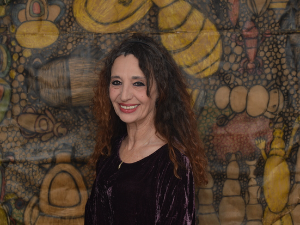 О текућим изложбама „Причај ми причу” и „Аксесоар 19”