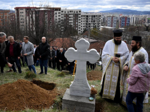 Посмртни остаци враћени на старо српско гробље у Косовској Митровици