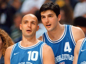 Дуже од века, више од игре-Опет та Манила