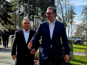 Вучић са Орбаном: Тешка времена и озбиљна питања увек лакша када их поделите сa пријатељима