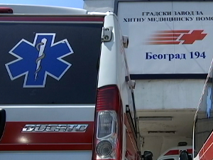 Аутомобил без возача прегазио девојку на Врачару