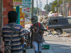 САД хеликоптерима евакуишу грађане са Хаитија, убијен још један шеф банди