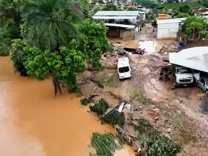 Најмање 20 особа погинуло у разорном невремену које је погодило југоисток Бразила