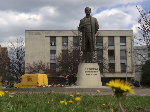 После два века, у Шапцу, на старом месту макета Јевремовог конака