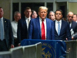 Суд смањио Трампу суму коју треба да плати, бивши председник САД ће поштовати одлуку