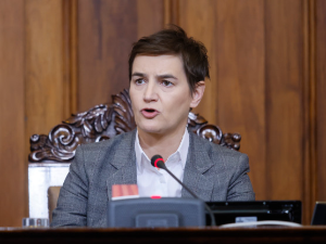 Брнабић: Још једном пружам руку дијалогу, позивам све групе на консултације