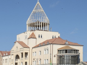 Азербејџан срушио зграду бившег парламента у Нагорно-Карабаху
