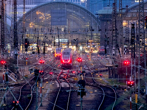 Нови талас штрајкова у Немачкој, отказују се летови и поласци возова