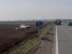 Преврнуо се аутомобил код Бачке Тополе, погинуо возач