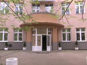 Ниш, три ученика и две наставнице повређени након пада видео-бима пуштени на кућно лечење