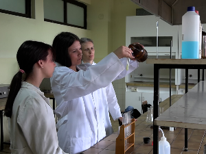  Лесковчанке победнице на републичком такмичењу из хемије