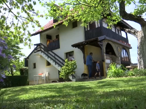 Старине и музика чачанског наставника у пензији