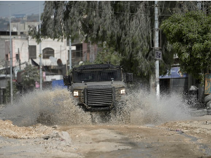 Демонстрације против Нетанјахуа у Тел Авиву; доњи дом америчког Конгреса одобрио пакет помоћи за Израел и Газу