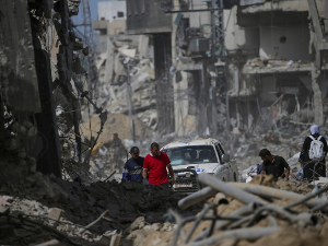 У масовним гробницама у Кан Јунису до сада пронађено 310 тела; ИДФ: Израелске трупе нису умешане у погубљења