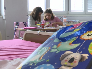 У Клиничком центру у Нишу наставници држе часове деци на лечењу