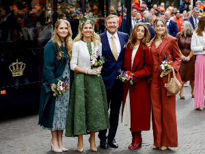 Холандија за Краљев дан – журка без престанка и фасцинантни фасцинатор краљице Максиме