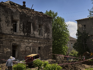 Ракетни удар на Одесу, погинуле три особе; Кијев тврди да су погођене рафинерије у Рјазању и Воронешкој области