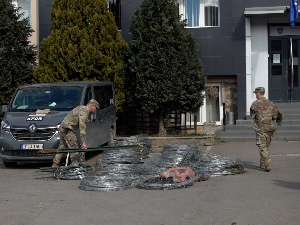 Уклоњена бодљикава жица у Лепосавићу