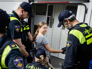 Грета Тунберг се вратила на протест у Хагу, полиција ју је други пут ухапсила