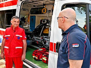 САТ - Зашто возачи хитне помоћи плаћају казне?