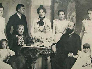 Породичне оазе грађанске Србије-Породица Петровић 2.део