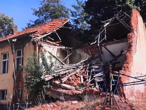 Пред Пироћанцима изложба фотографија о односу према културним добрим