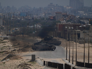 ИДФ гађале избегличке кампове у Гази; израелски досељеници бацају храну намањену за Палестинце