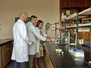 Два и по доктора хемијских наука и природна козметика из лабораторије у Крагујевцу