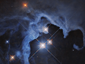 Стварни „Проблем три тела“ – Хабл снимио трозвездани систем