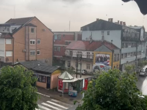 Невреме захватило западни део Србије, у Мачви на снази црвени метеоаларм