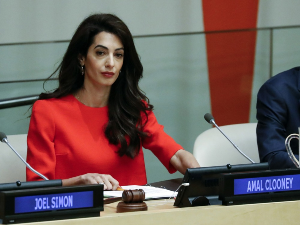 Амал Клуни саветовала тужиоца MKС који тражи хапшење лидера Израела и Хамаса