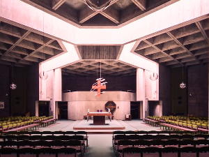 "Сакрална модерна" – цркве од бетона и метала