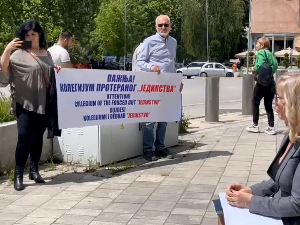 Протест новинара "Јединства" у Косовској Митровици